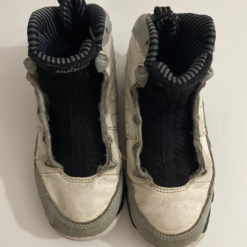 Air Jordan 9 Baron Size 11C Kids.
